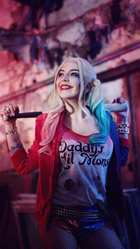 41 Sexy and Hot Harley Quinn Pictures – Bikini, Ass, Boobs 168