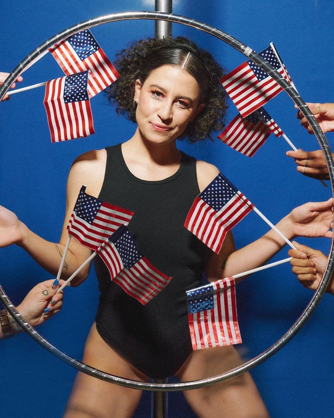 70+ Hot Pictures Of Ilana Glazer Which Are Going To Make You Want Her Badly 31