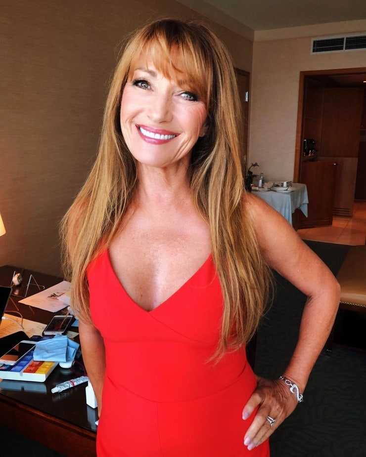 51 Sexy and Hot Jane Seymour Pictures – Bikini, Ass, Boobs 172