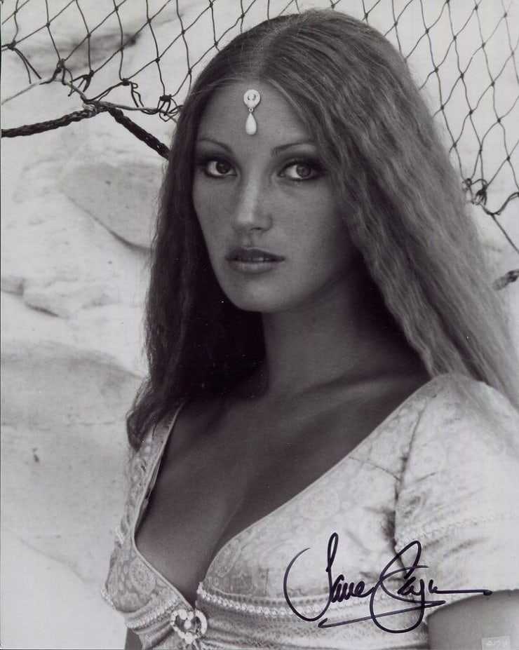 51 Sexy and Hot Jane Seymour Pictures – Bikini, Ass, Boobs 36