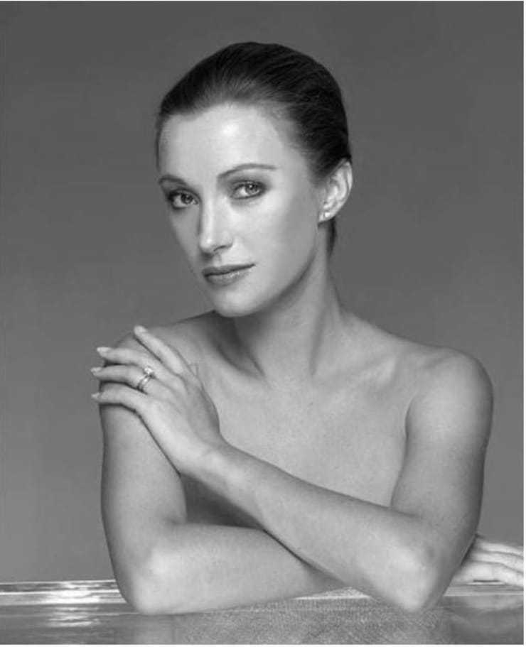 51 Sexy and Hot Jane Seymour Pictures – Bikini, Ass, Boobs 45