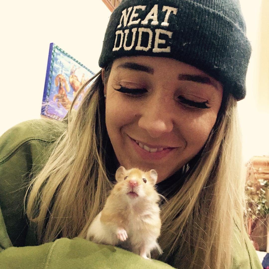 70+ Hot Pictures Of Jenna Marbles Prove She Is The Hottest Youtuber 25