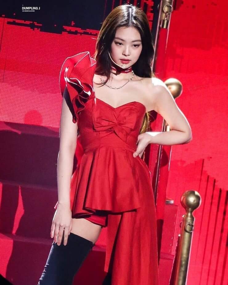 Jennie Kim sexy boobs pics (3)