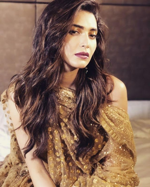Bollywood Beauty Karishma Tanna Latest Photos Stills 4