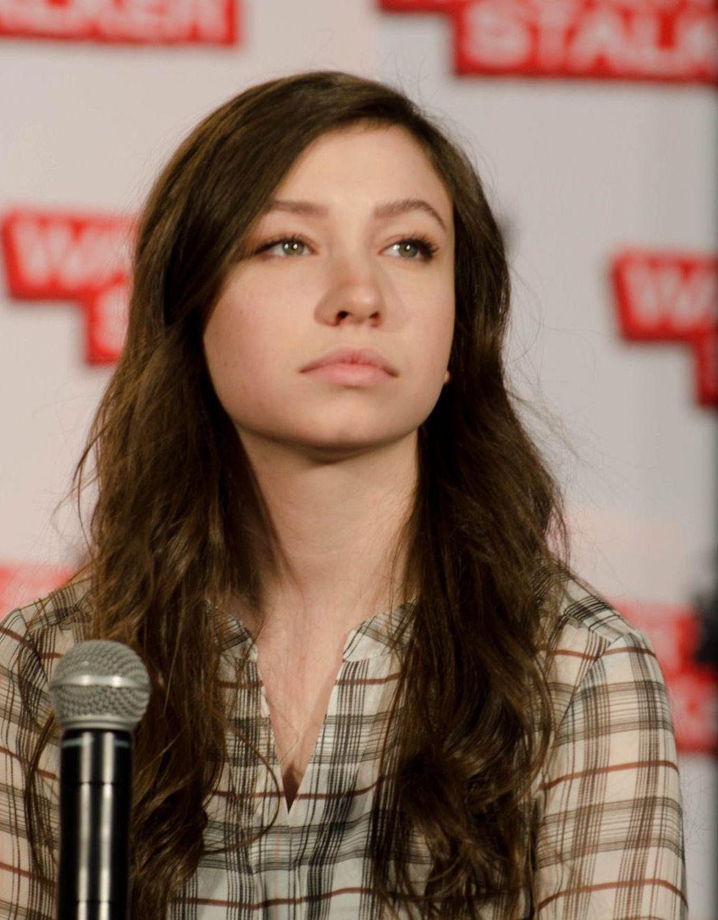 70+ Hot Pictures Of Katelyn Nacon Which Are Sure to Catch Your Attention 237