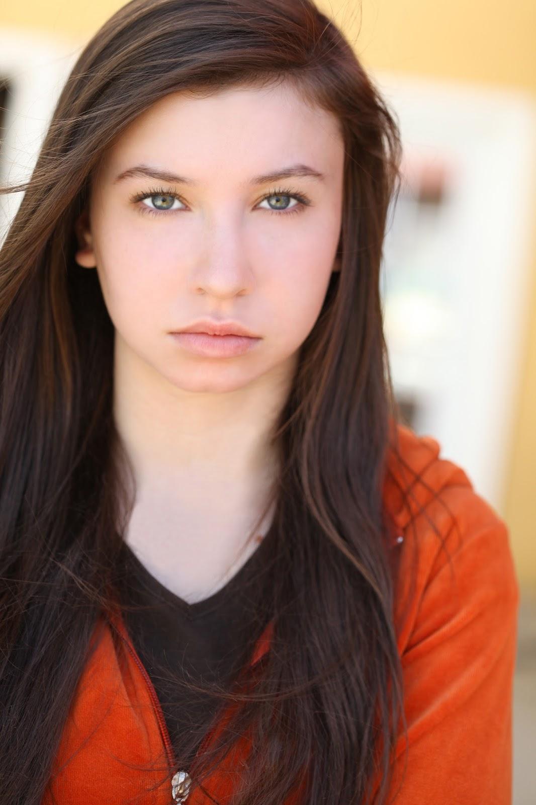 70+ Hot Pictures Of Katelyn Nacon Which Are Sure to Catch Your Attention 35