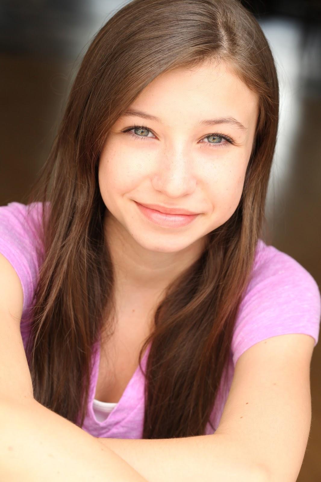 70+ Hot Pictures Of Katelyn Nacon Which Are Sure to Catch Your Attention 36