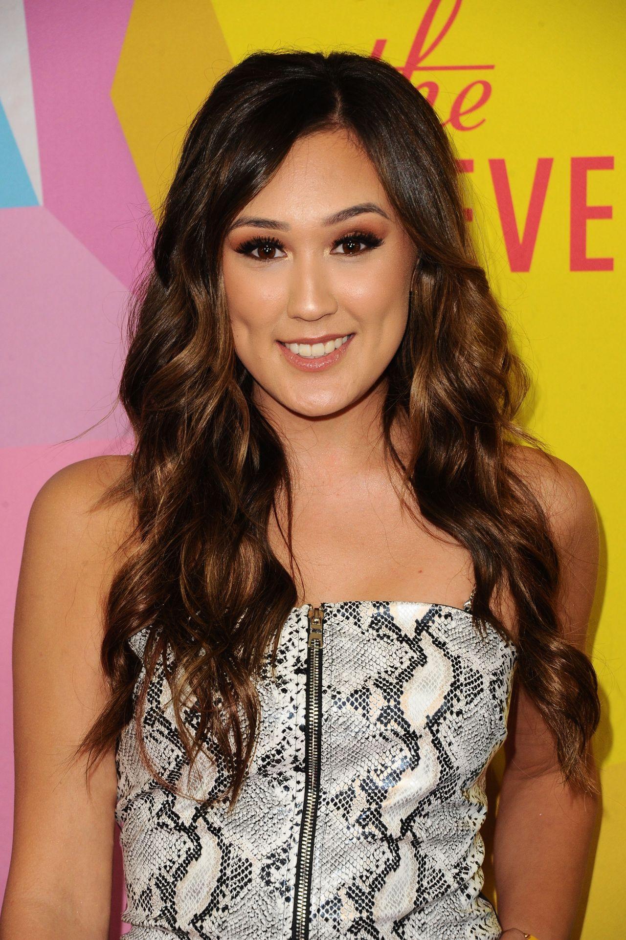 51 Hot Pictures Of LaurDIY Are Excessively Damn Engaging 24