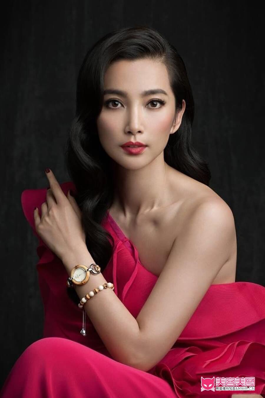 Li Bingbing hot cleavages pics