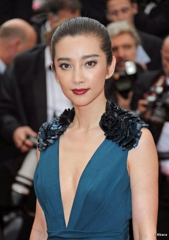 Li Bingbing hot cleavages