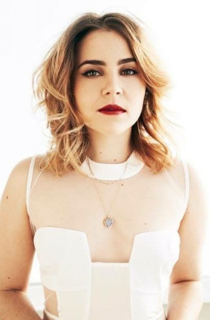47 Sexy and Hot Mae Whitman Pictures – Bikini, Ass, Boobs 3