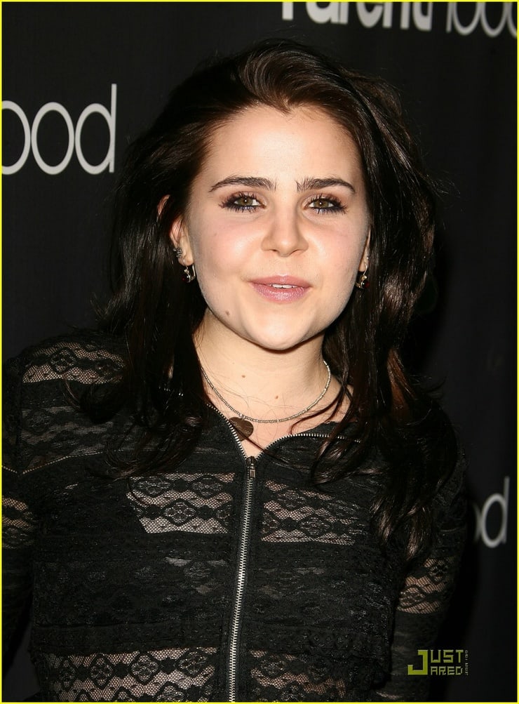47 Sexy and Hot Mae Whitman Pictures – Bikini, Ass, Boobs 28