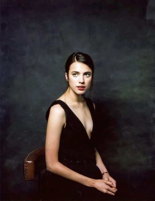 Margaret Qualley sexy lady photo
