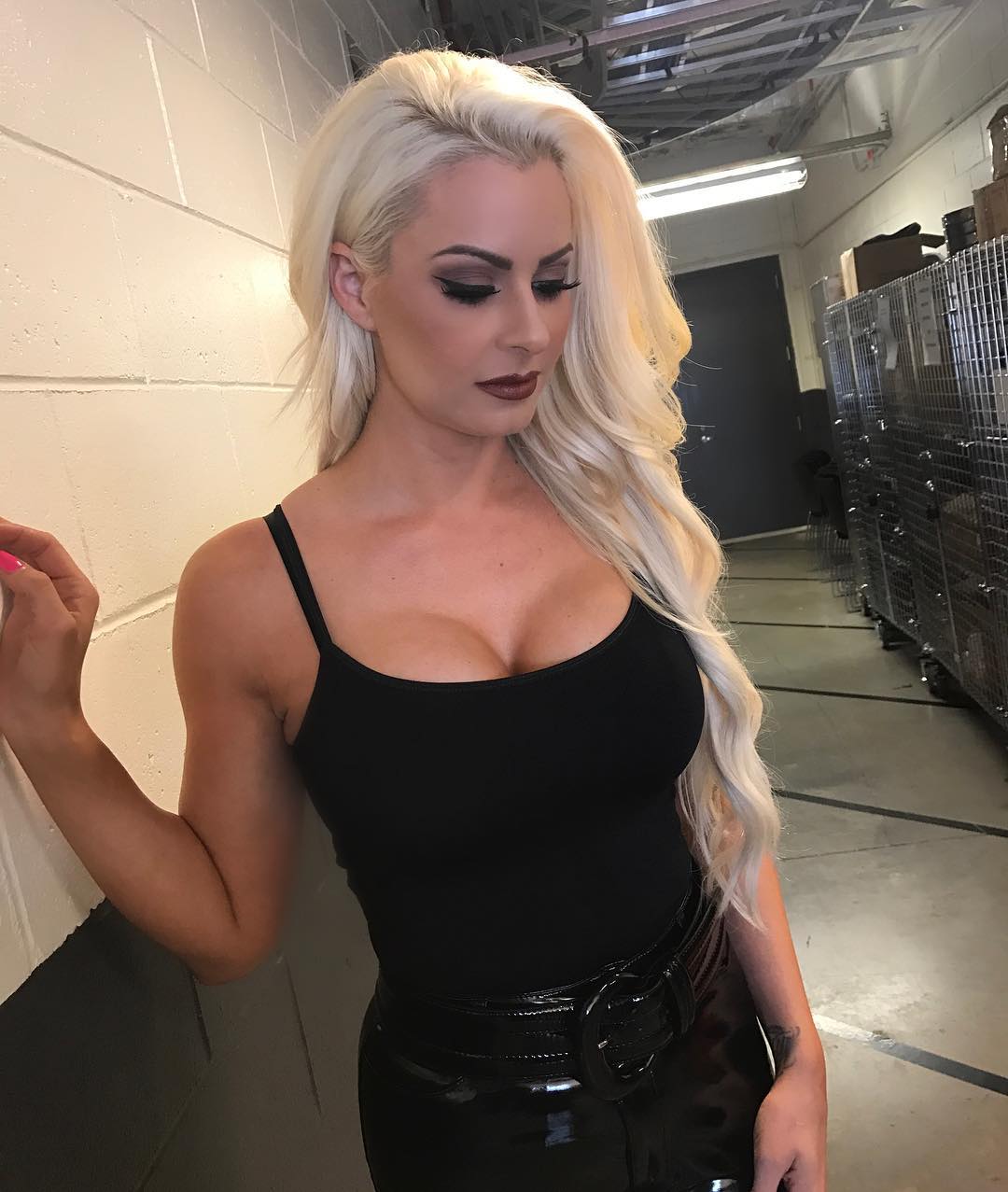 Maryse Ouellet Proves beautiful pictures