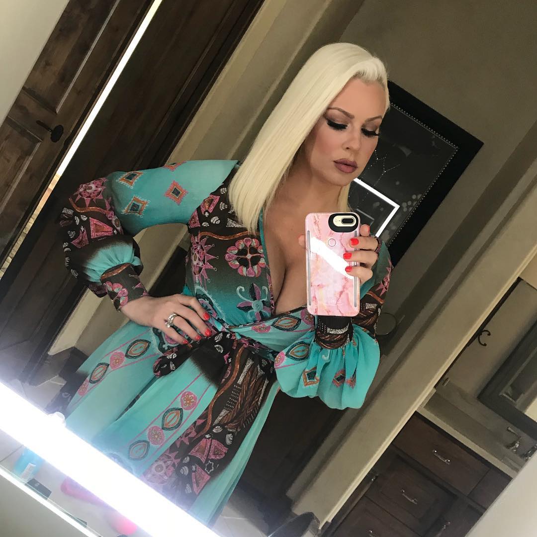 Maryse Ouellet Proves beautiful picturesa