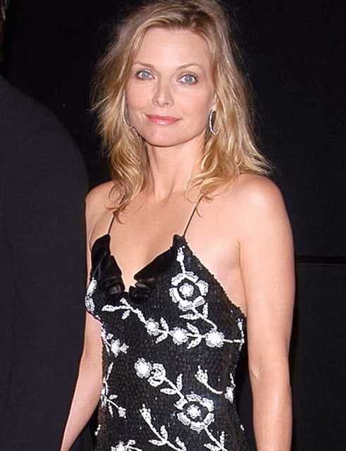 45 Sexy and Hot Michelle Pfeiffer Pictures – Bikini, Ass, Boobs 44