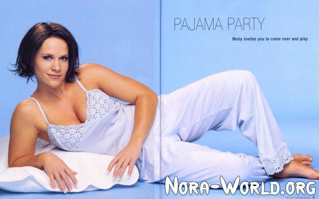 49 Molly Holly Nude Pictures Can Make You Submit To Her Glitzy Looks 34