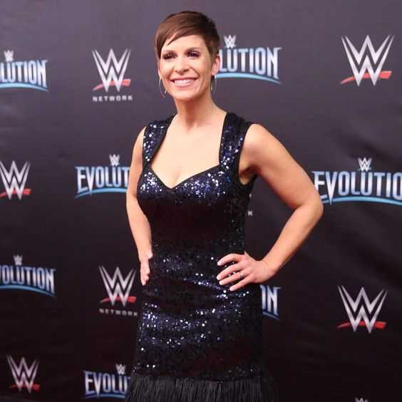 49 Molly Holly Nude Pictures Can Make You Submit To Her Glitzy Looks 463