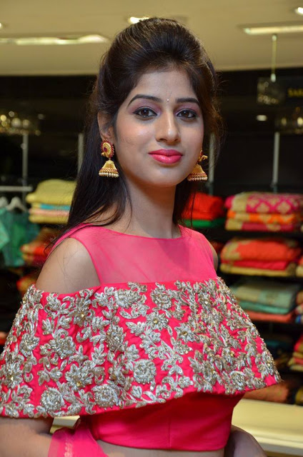 Naziya Khan Stills At Splurge Divalicious Curtain Raiser Event 12