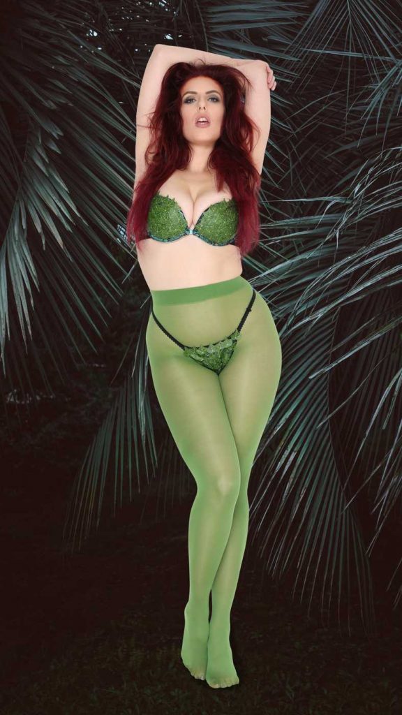 43 Sexy and Hot Poison Ivy Pictures – Bikini, Ass, Boobs 11