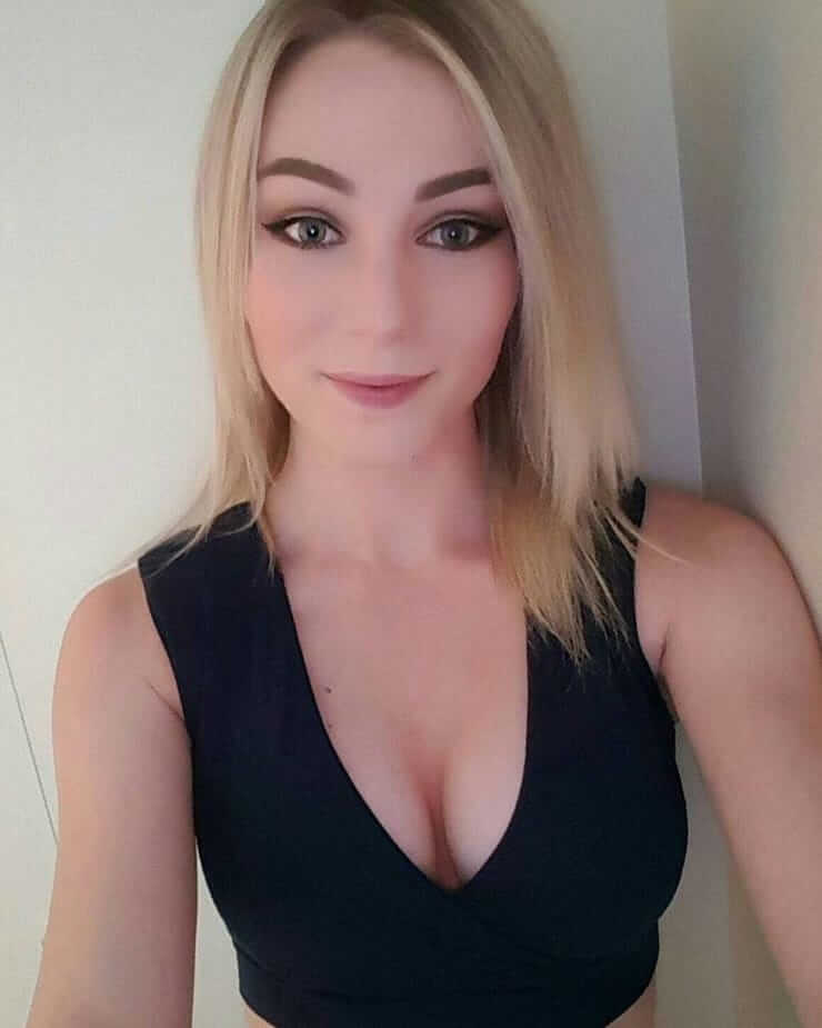 STPeach big boobs cleavage (2)