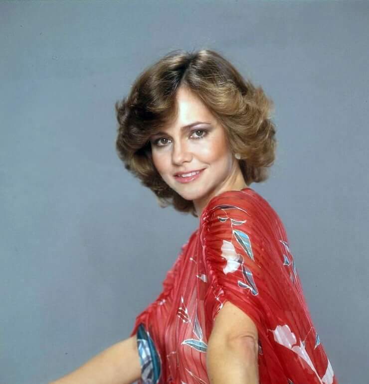 44 Sexy and Hot Sally Field Pictures - Bikini, Ass, Boobs.