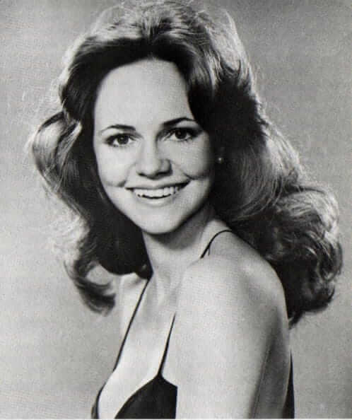 44 Sexy and Hot Sally Field Pictures – Bikini, Ass, Boobs 69