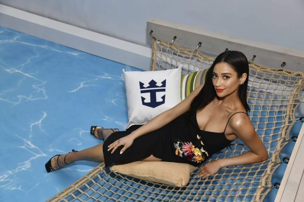 41 Sexy and Hot Shay Mitchell Pictures – Bikini, Ass, Boobs 461