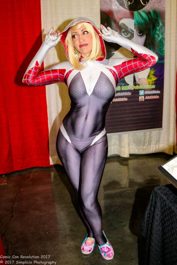 49 Sexy and Hot Spider Gwen Pictures – Bikini, Ass, Boobs 23