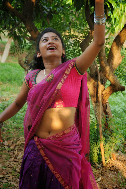 Telugu Tv Actress Vishnu Priya Hot Pics In Saree 5