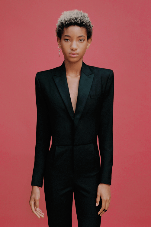 Willow Smith cleavages sexy