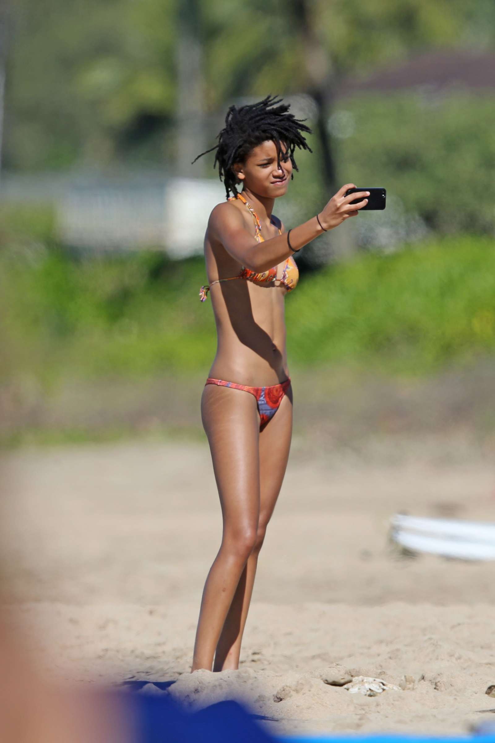 Willow Smith legs sexy pic. 