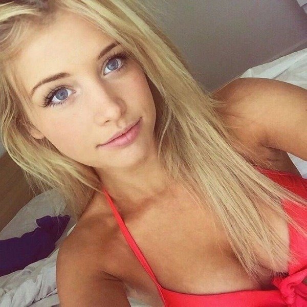 30 Hot Girls With Big Boobs 9