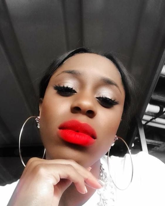 Naomi Red Lips