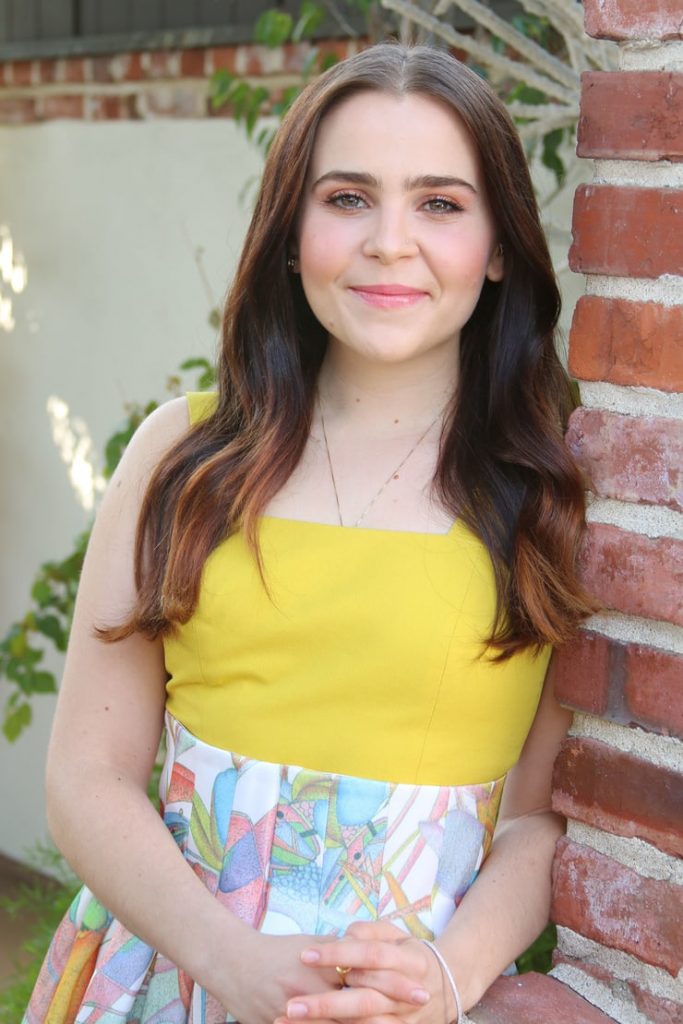 47 Sexy and Hot Mae Whitman Pictures – Bikini, Ass, Boobs 20