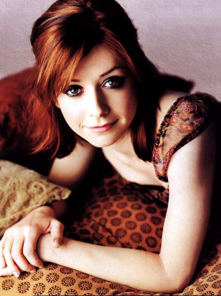 70+ Hot Pictures Of Alyson Hannigan Which Will Make You Fall In Love With Her Sexy Body 6