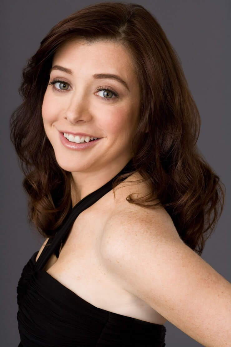 70+ Hot Pictures Of Alyson Hannigan Which Will Make You Fall In Love With Her Sexy Body 19