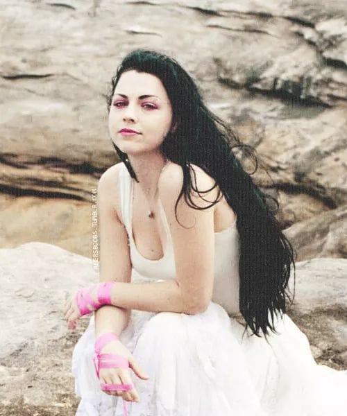 70+ Hot Pictures Of Amy Lee From Evanescence Prove She Is The Sexiest Woman On The Planet 15