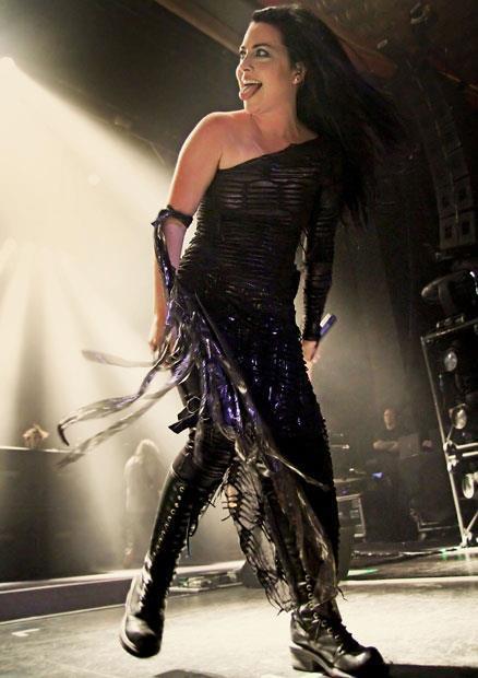 70+ Hot Pictures Of Amy Lee From Evanescence Prove She Is The Sexiest Woman On The Planet 7