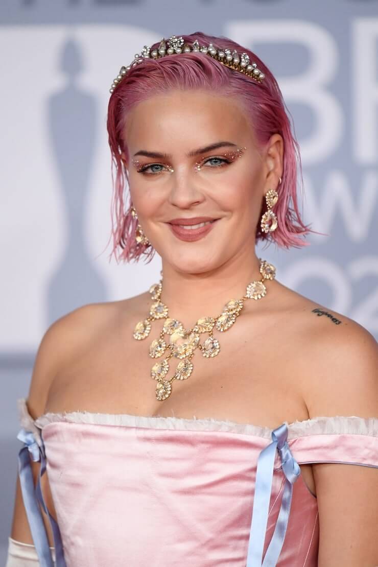 anne-marie tits pictures