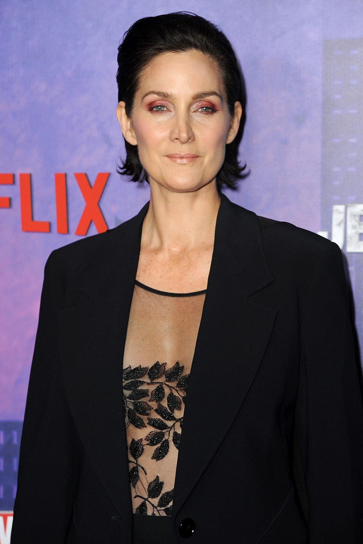 70+ Hot Pictures Of Carrie Anne Moss Will Drive You Nuts For Her 526