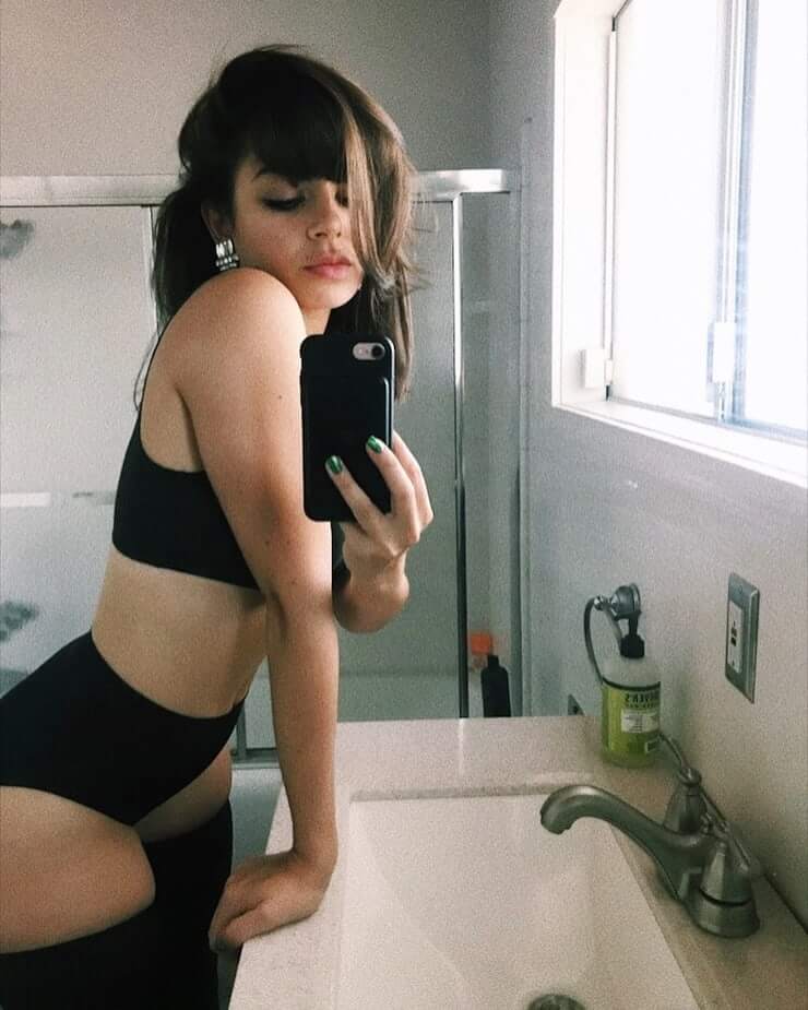 43 Sexy and Hot Charli XCX Pictures – Bikini, Ass, Boobs 79