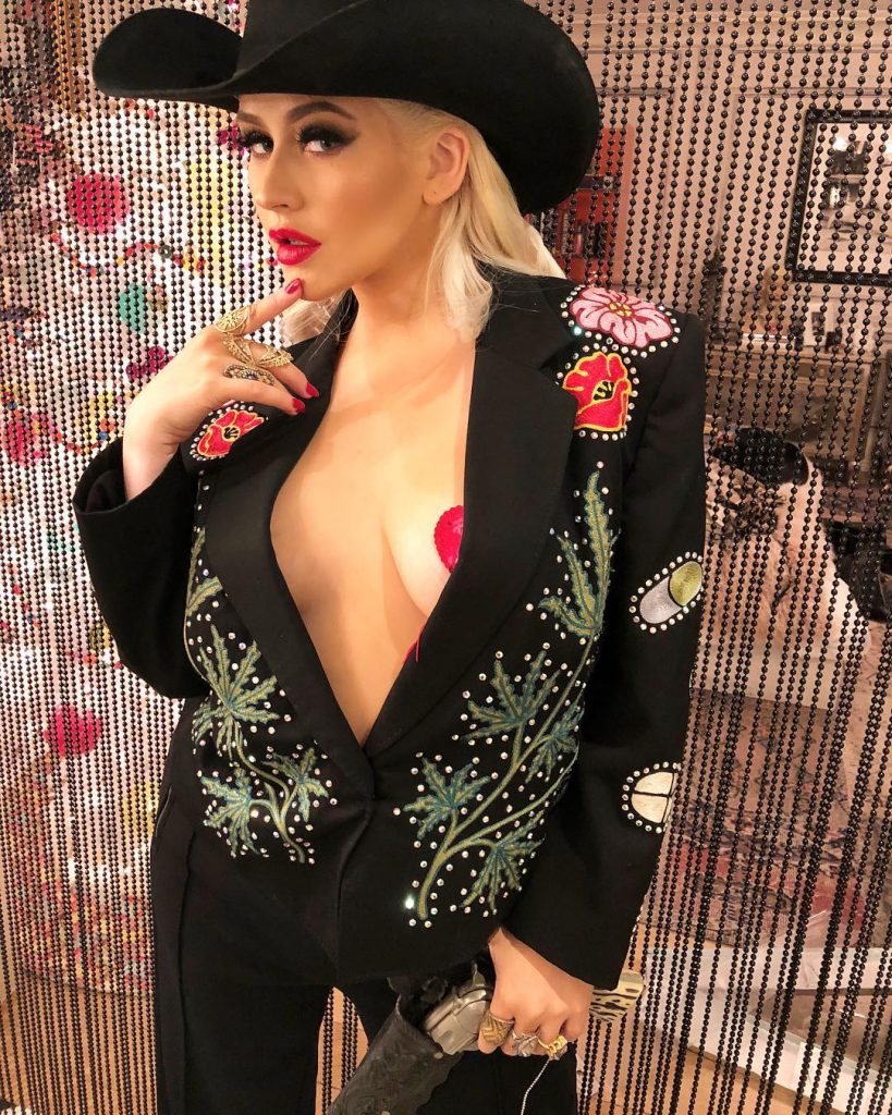 50 Sexy and Hot Christina Aguilera Pictures – Bikini, Ass, Boobs 29