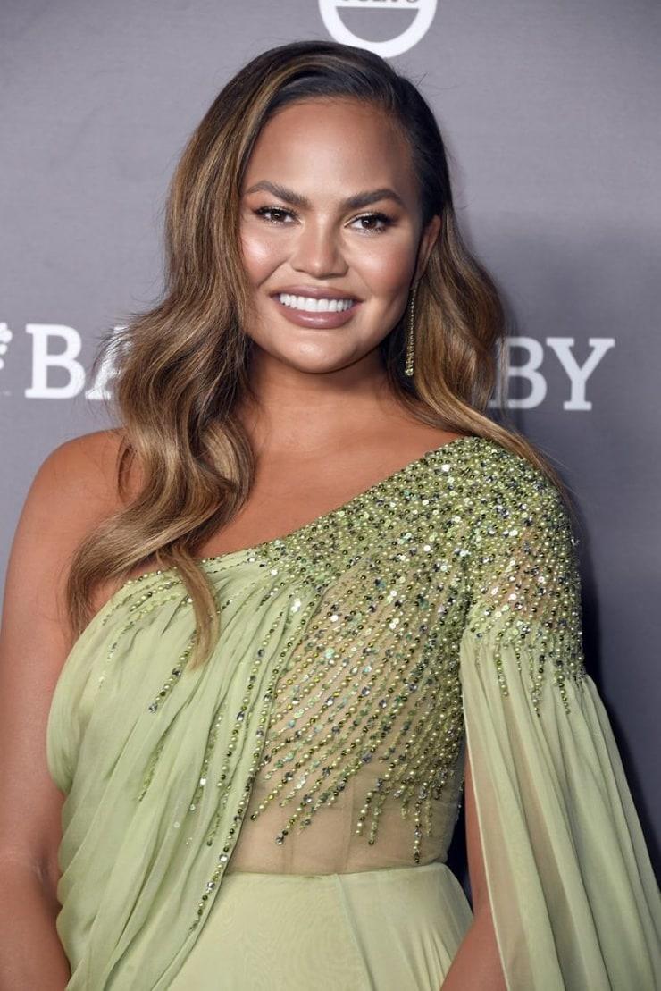 70+ Hottest Chrissy Teigen Pictures That Are Too Hot To Handle 544