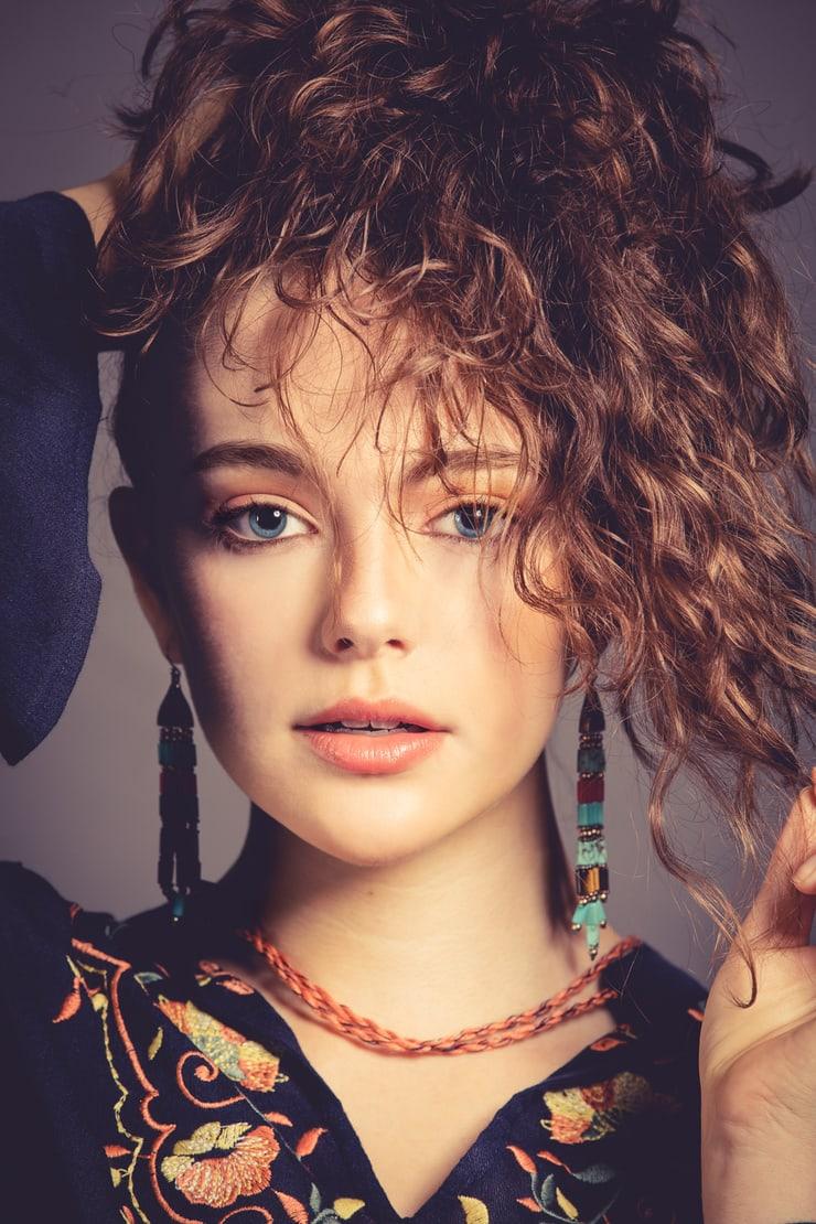 70+ Danielle Rose Russell Hot Pictures Will Drive You Nuts For Her 53