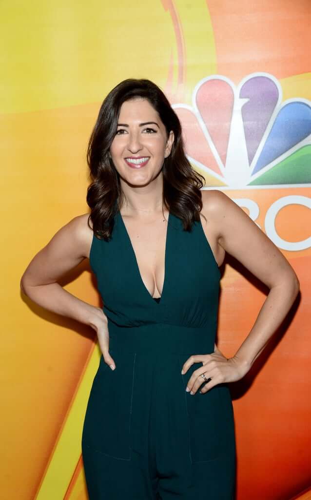 70+ Hot Pictures Of D’Arcy Carden Which Will Drive You Nuts For Her 4
