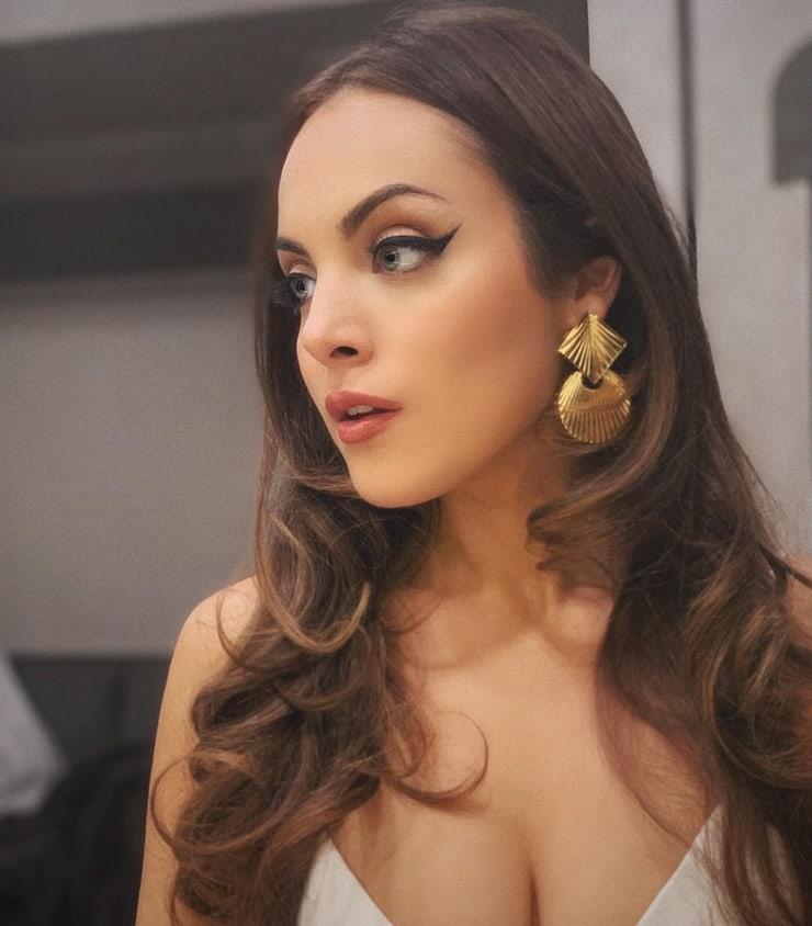 70+ Hot Pictures Of Elizabeth Gillies Are Provocative As Hell 7