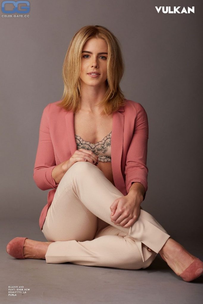 Sexy Hot Emily Bett Rickards Pictures 181