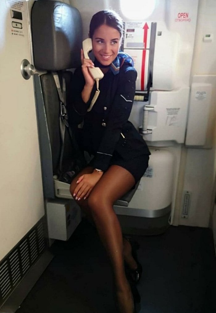 33 Funny Flight Attendants That Will Make Your Day-04