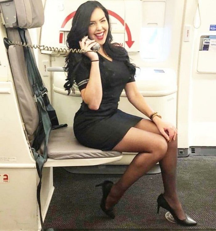33 Funny Flight Attendants That Will Make Your Day-19